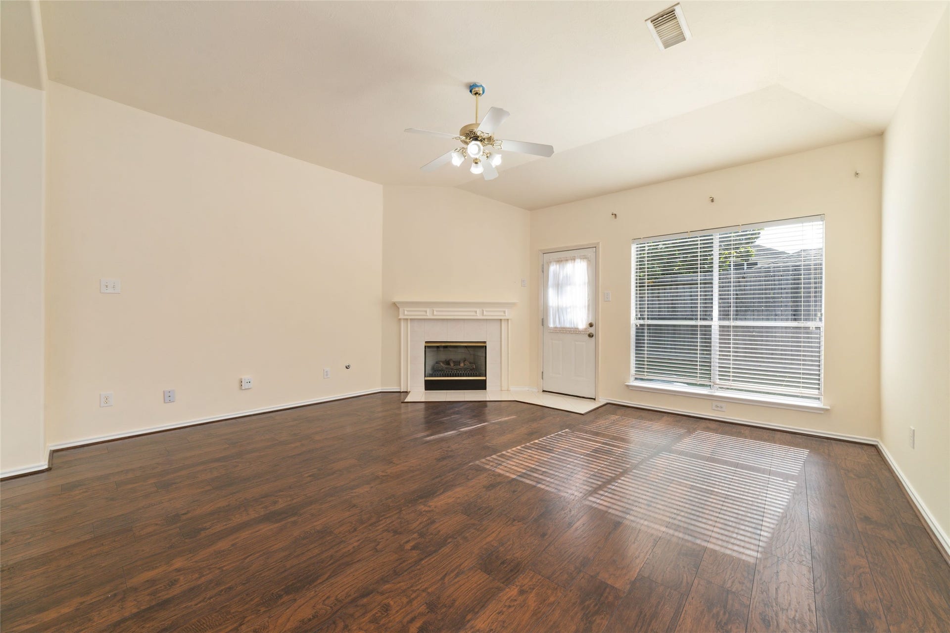 10011 Redoak Pass Lane, Houston, TX 77064 10011 Redoak Pass Lane, Houston, TX 77064