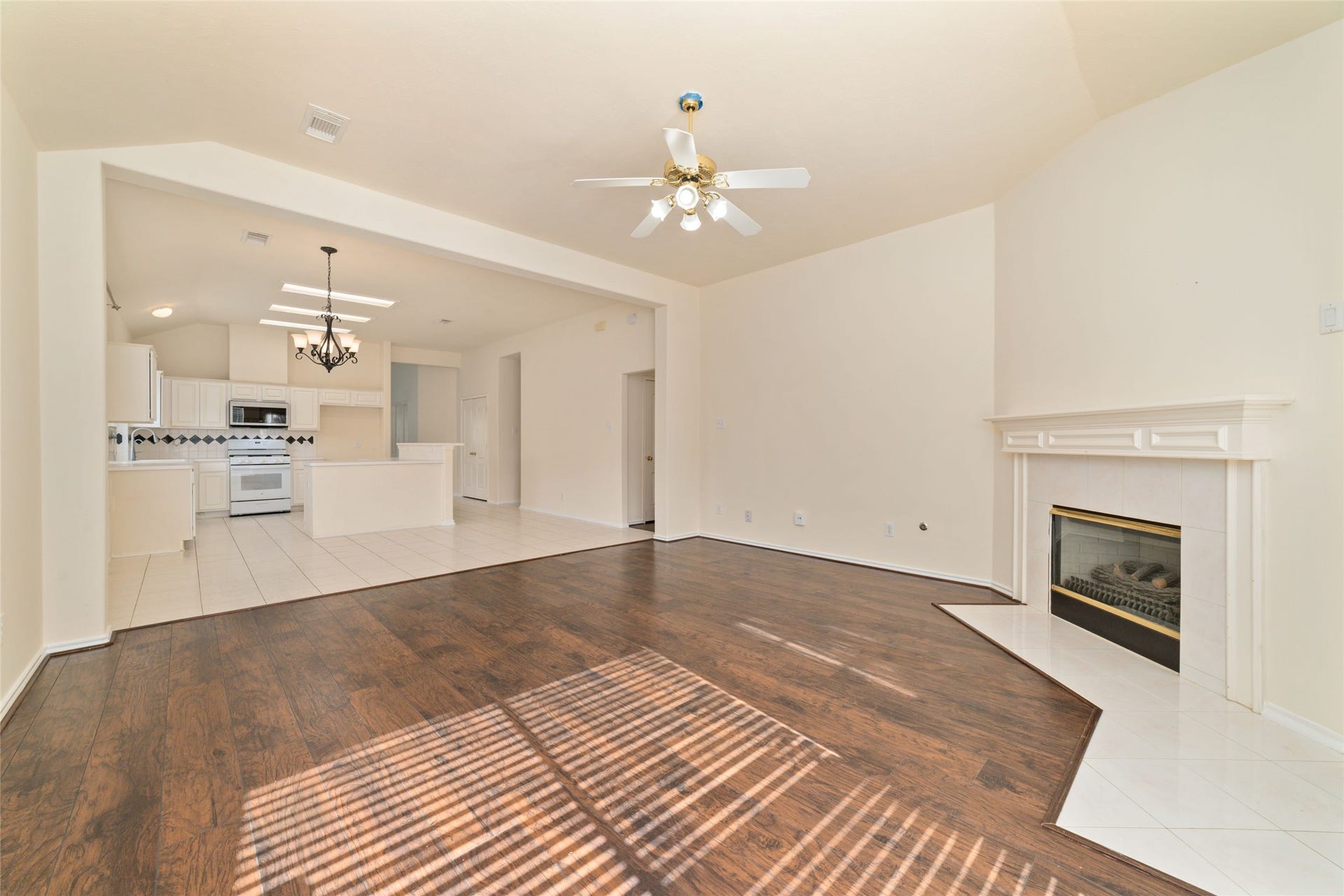 10011 Redoak Pass Lane, Houston, TX 77064 10011 Redoak Pass Lane, Houston, TX 77064