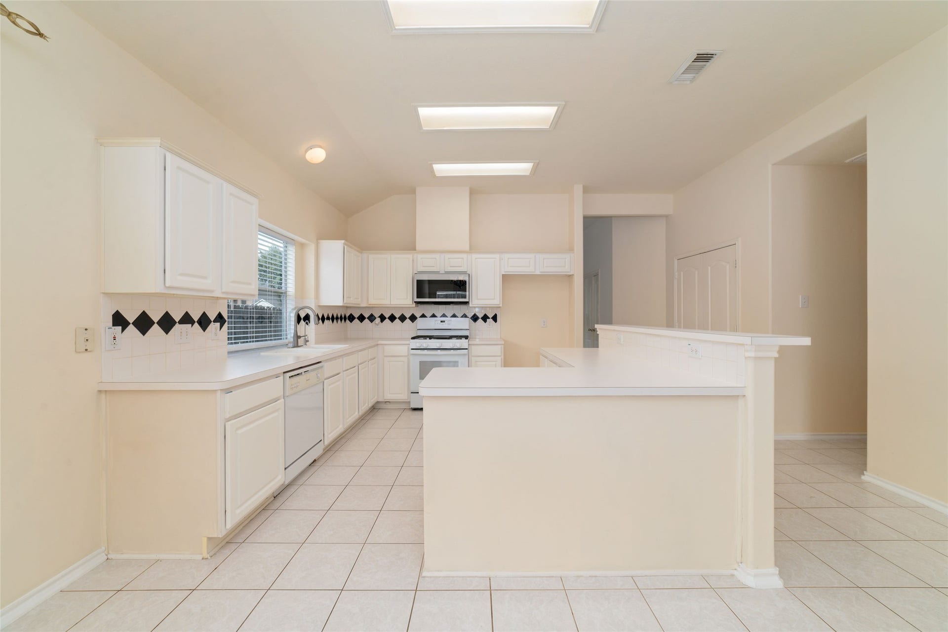 10011 Redoak Pass Lane, Houston, TX 77064 10011 Redoak Pass Lane, Houston, TX 77064