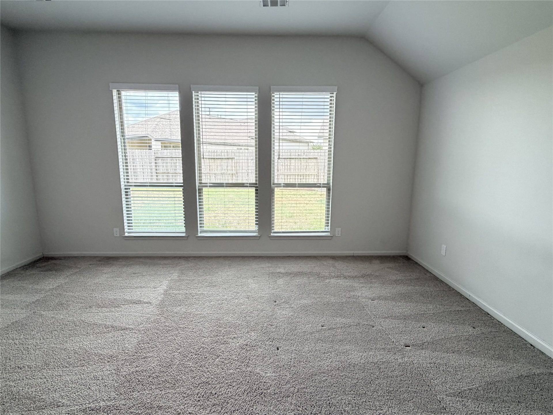 9307 Crescent Mill Drive, Missouri City, TX 77459 Primary bedroom