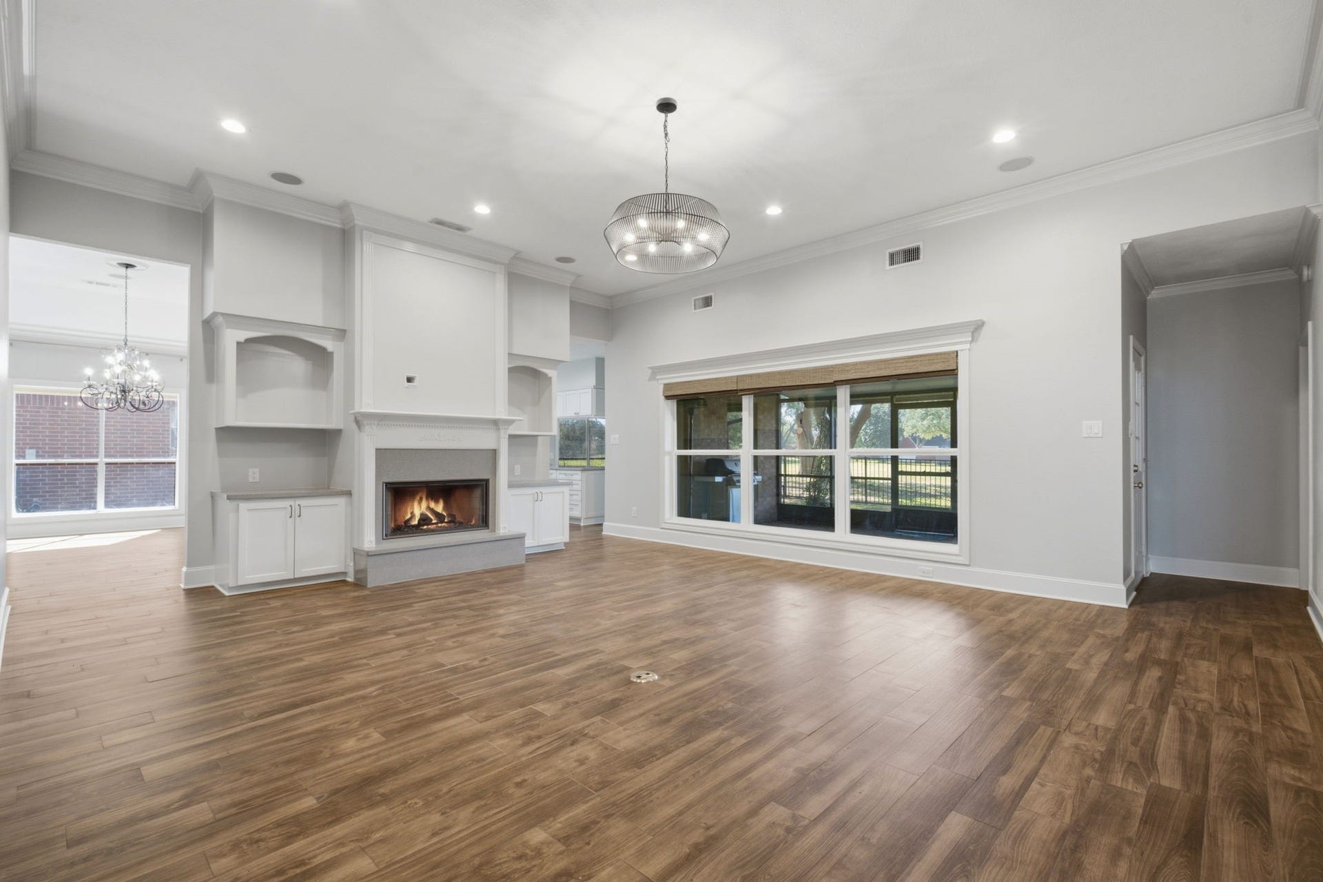 162 Dawns Edge Drive, Conroe, TX 77356