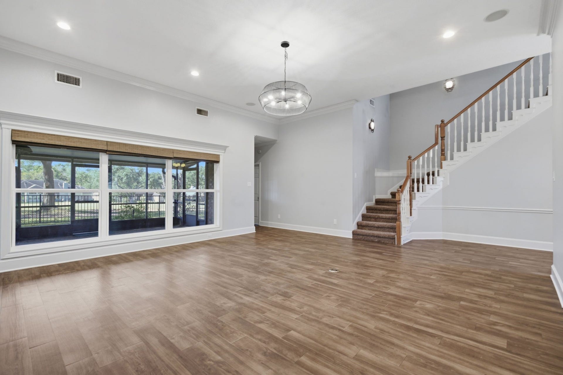 162 Dawns Edge Drive, Conroe, TX 77356