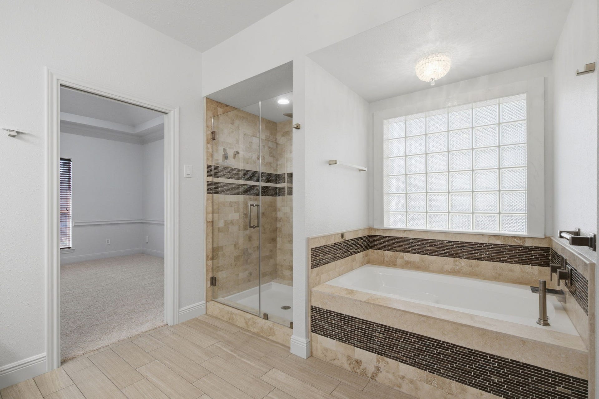 162 Dawns Edge Drive, Conroe, TX 77356