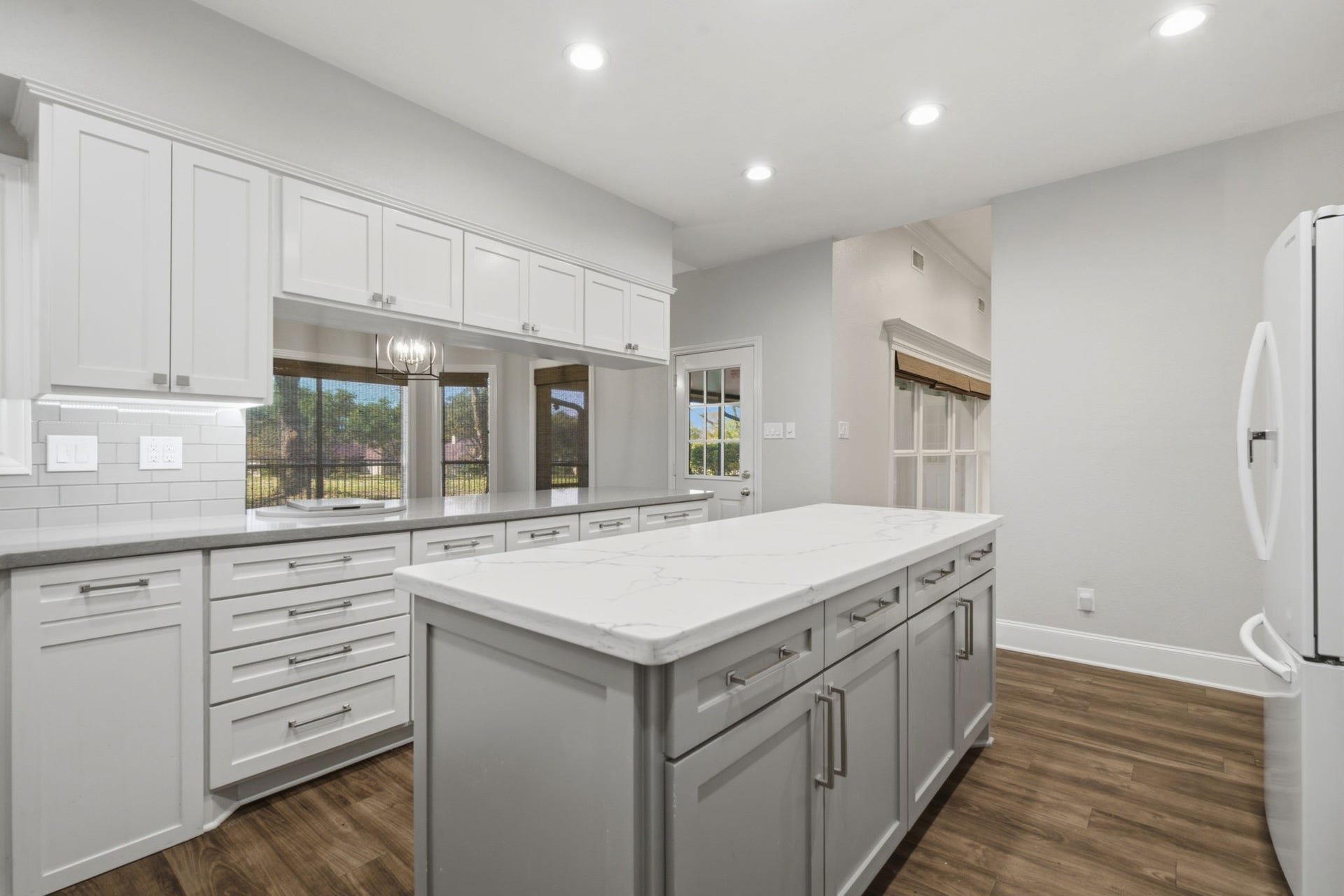 162 Dawns Edge Drive, Conroe, TX 77356