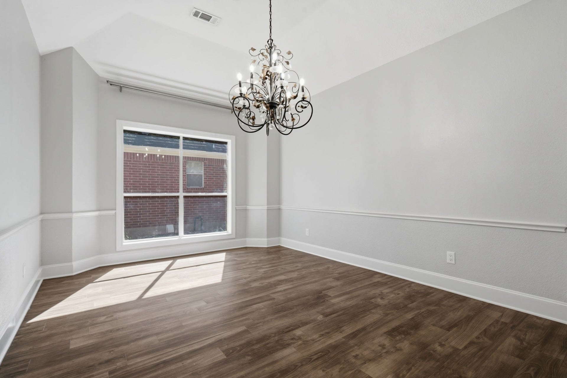 162 Dawns Edge Drive, Conroe, TX 77356