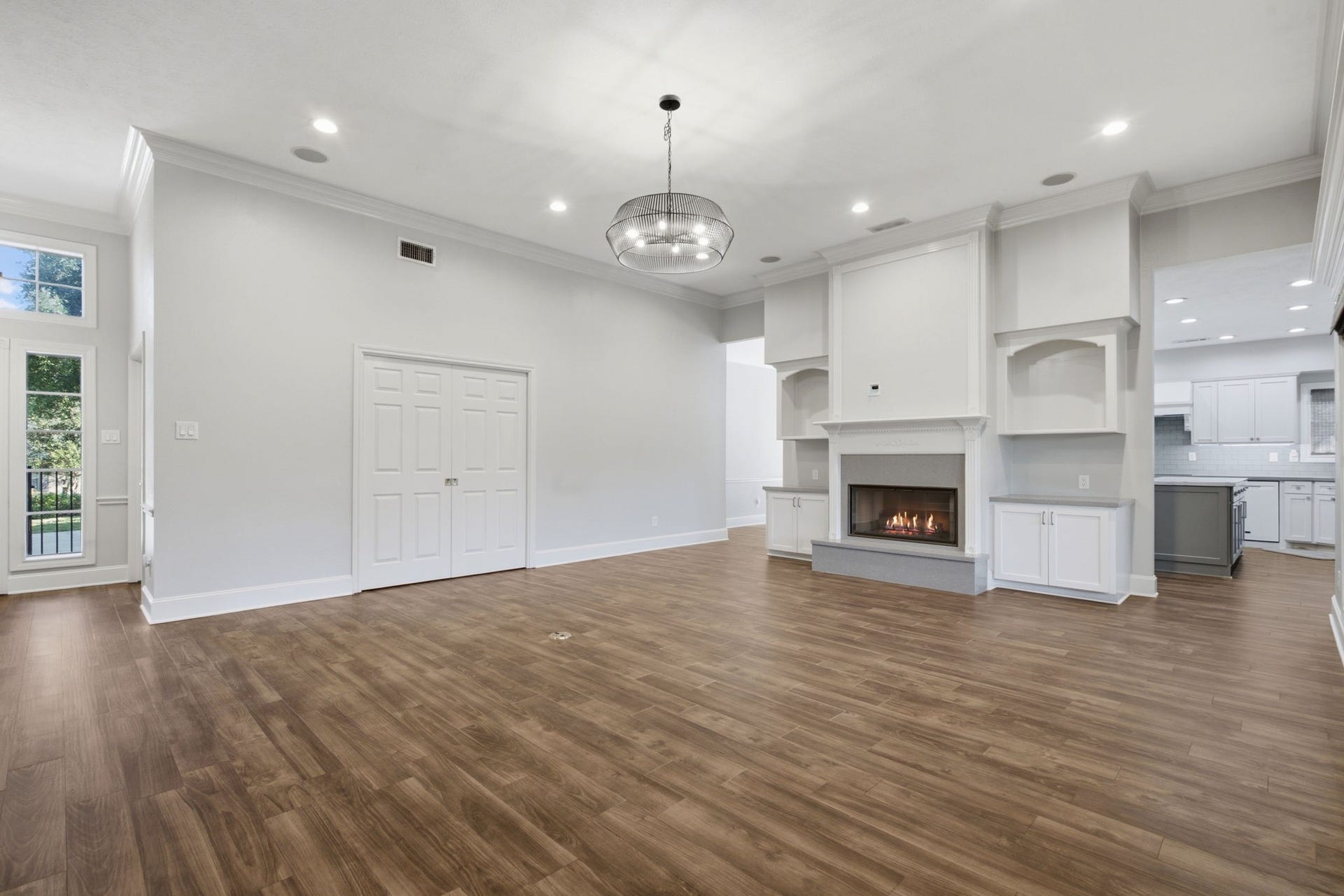 162 Dawns Edge Drive, Conroe, TX 77356