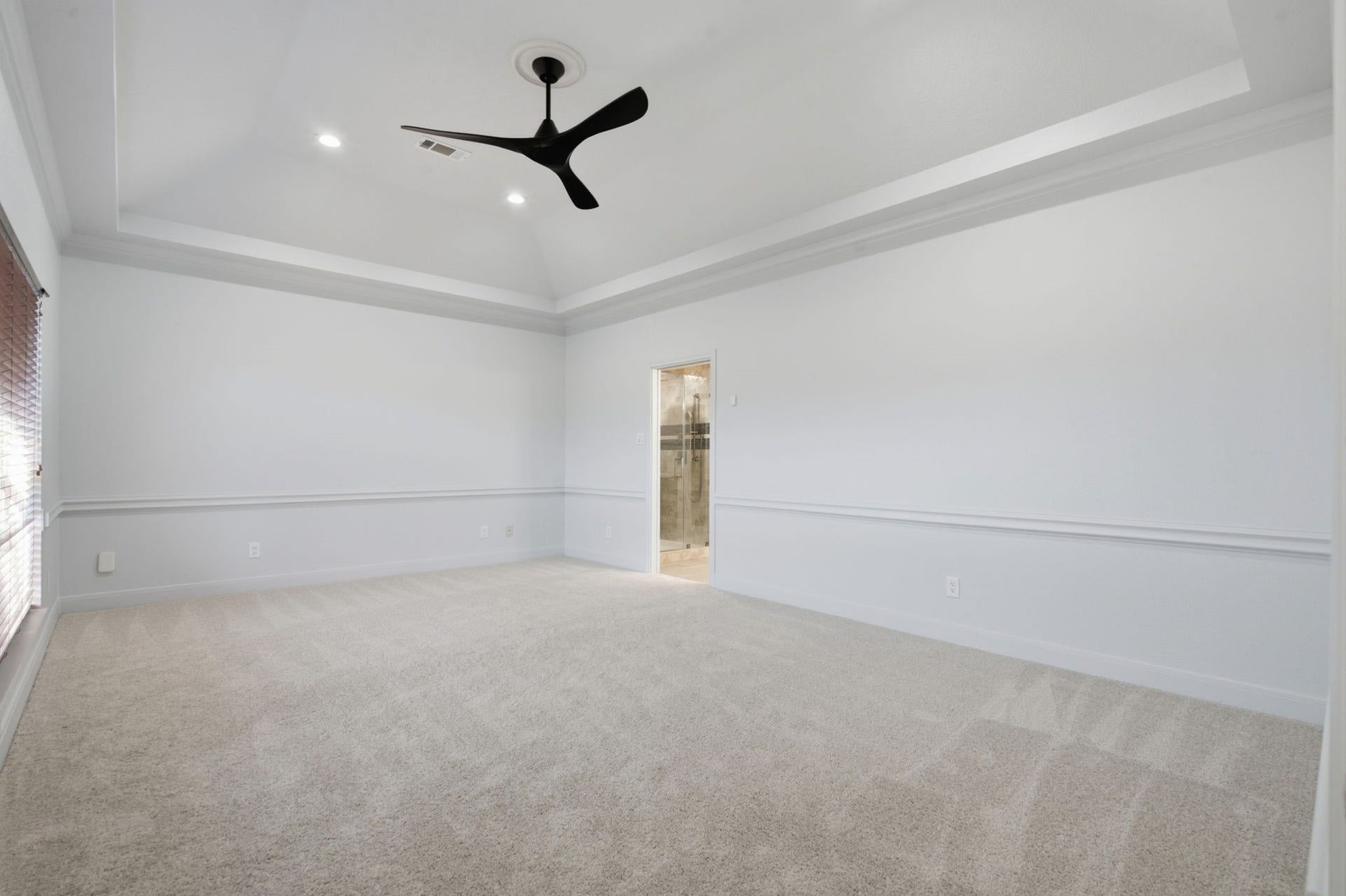 162 Dawns Edge Drive, Conroe, TX 77356