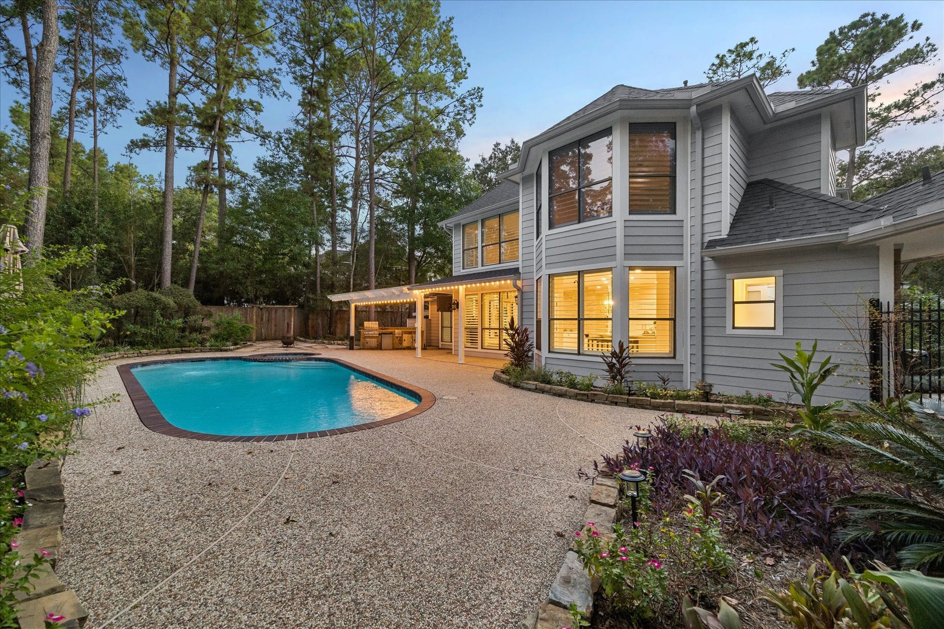 Expansive backyard bordered by mature trees and exceptional privacy, The pool, the retreat, a great relaxation in this spa inspired backyard