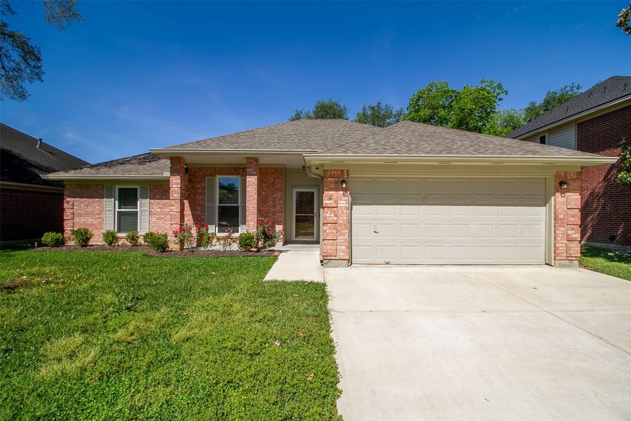 Property photo for 2918 Abbey Field Drive, Pearland, TX