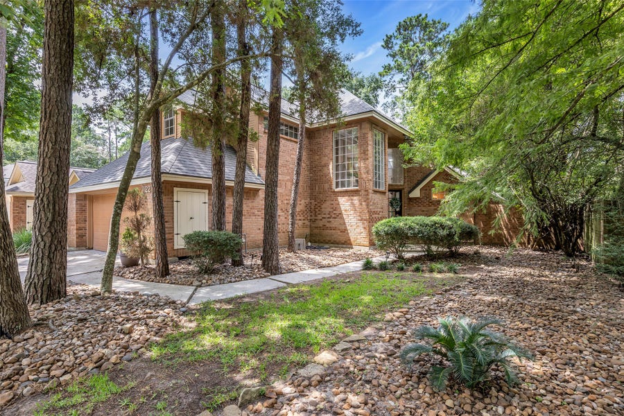 Property photo for 22 Cedar Chase Place, The Woodlands, TX