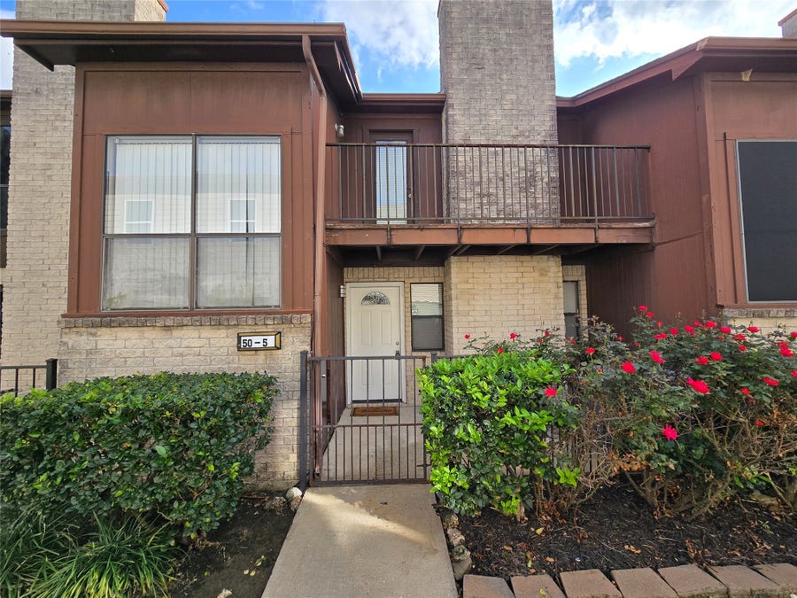 Property photo for 50 Evanston Street, #5, Houston, TX