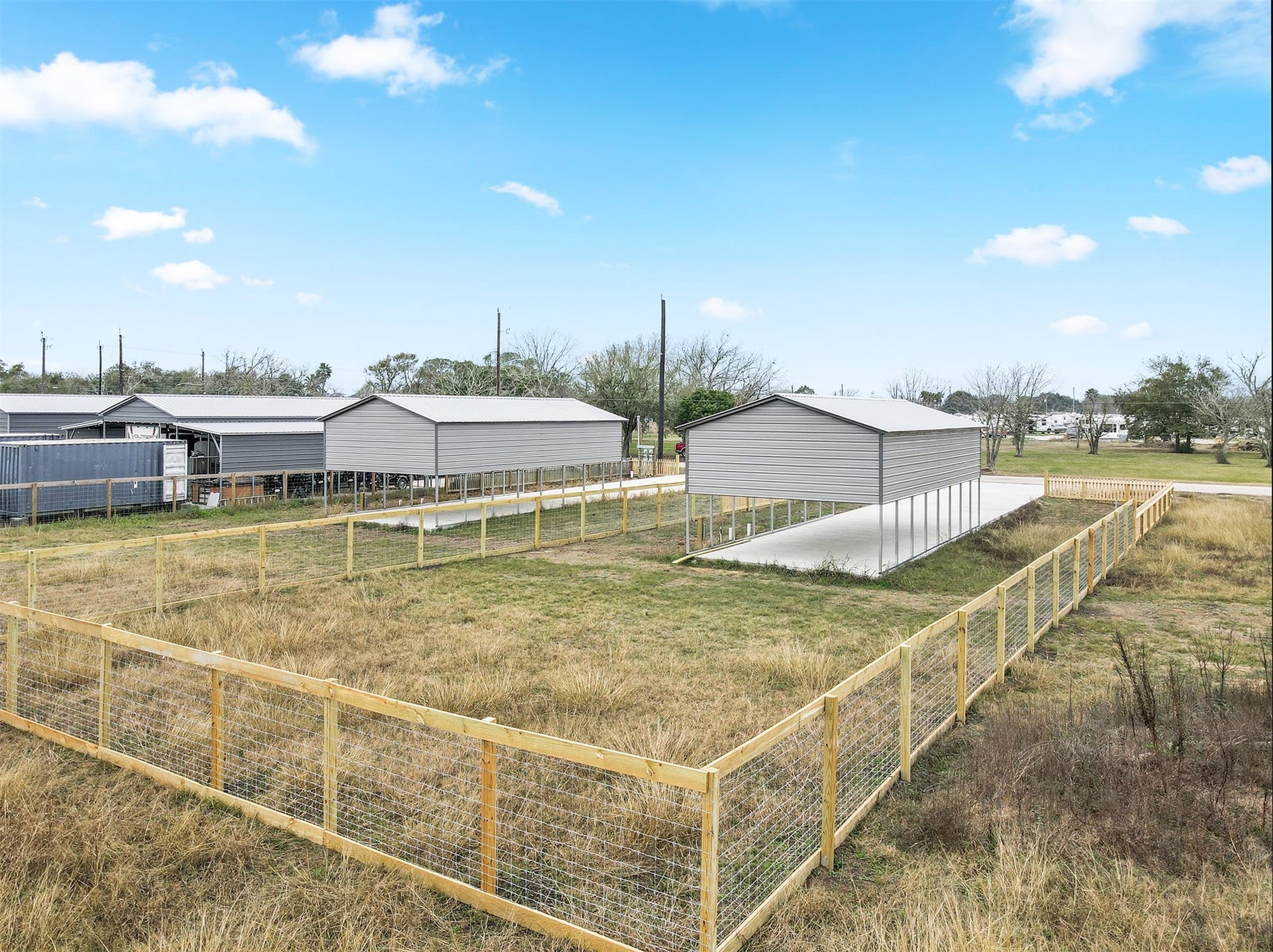 913 26th Street, Dickinson, TX 77539 913 26th Street, Dickinson, TX 77539