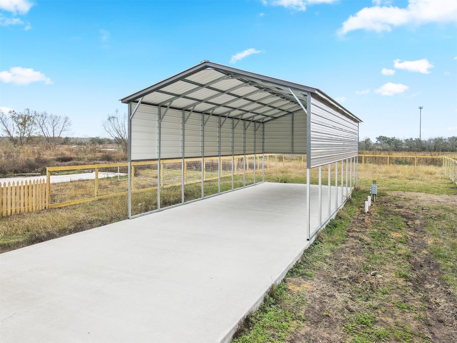 Property photo for 913 26th Street, Dickinson, TX