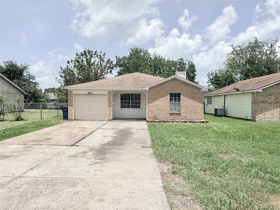 Property photo for 2612 4th Avenue N, Texas City, TX