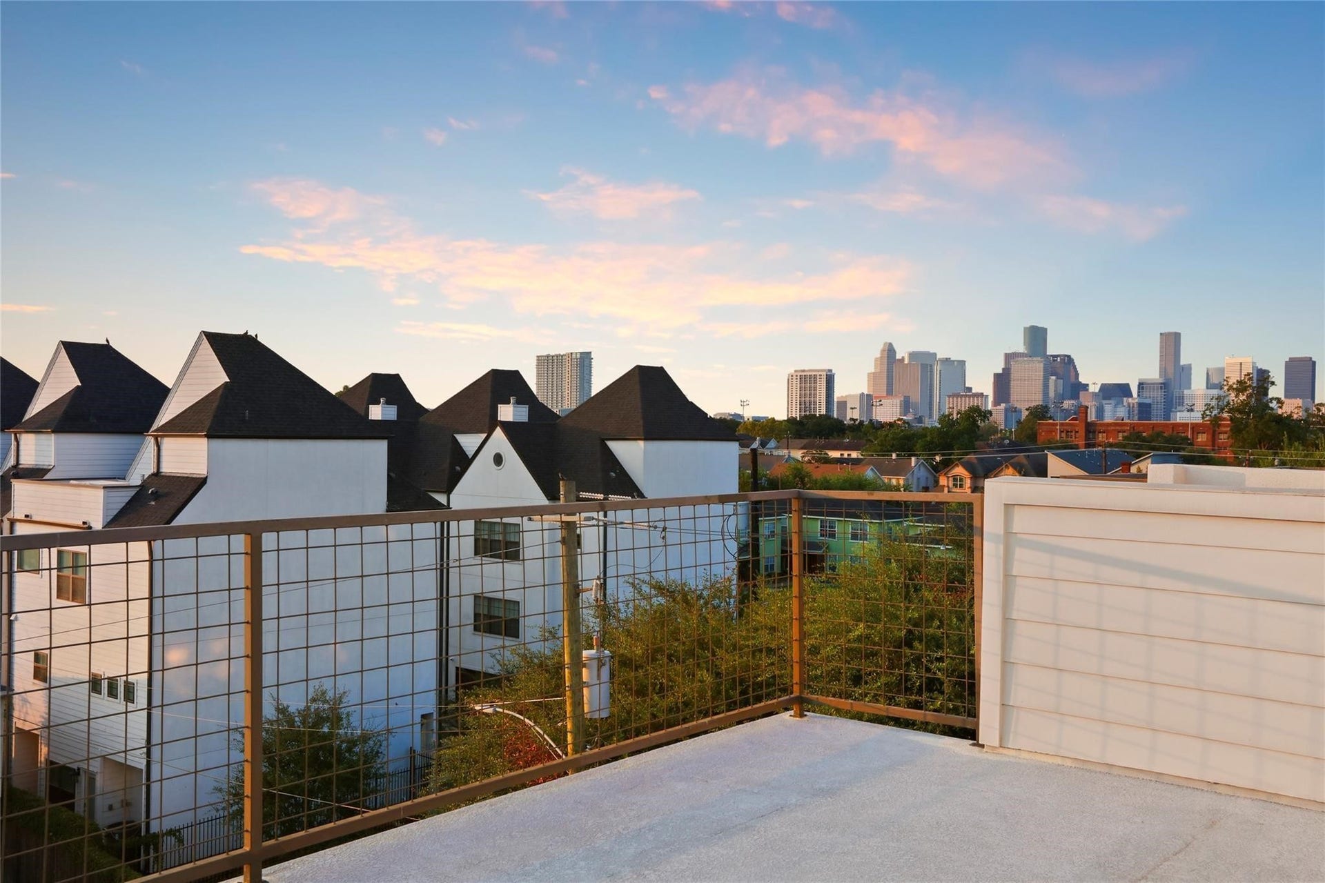 4625 Chartres Street, Houston, TX 77004 4625 Chartres Street, Houston, TX 77004