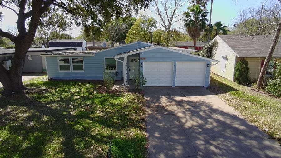 Property photo for 115 Marlin Avenue, Galveston, TX