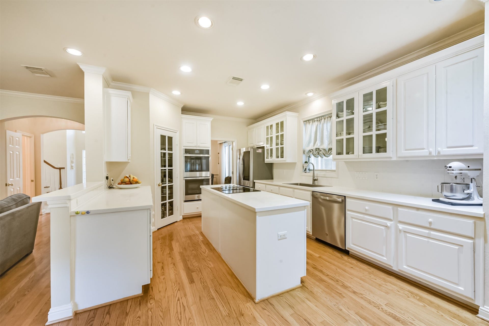 5346 Navarro Street, Houston, TX 77056 5346 Navarro Street, Houston, TX 77056
