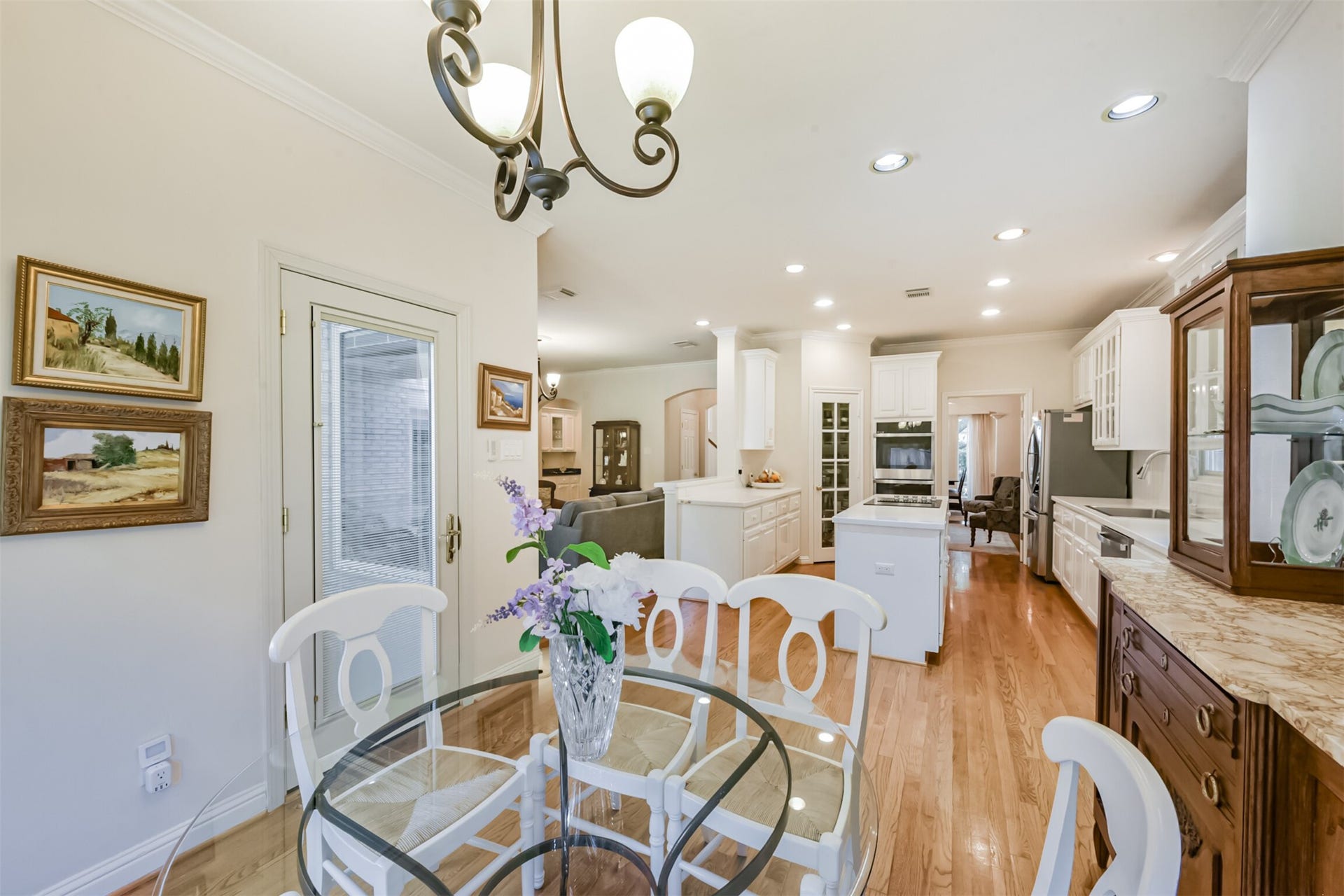 5346 Navarro Street, Houston, TX 77056 5346 Navarro Street, Houston, TX 77056