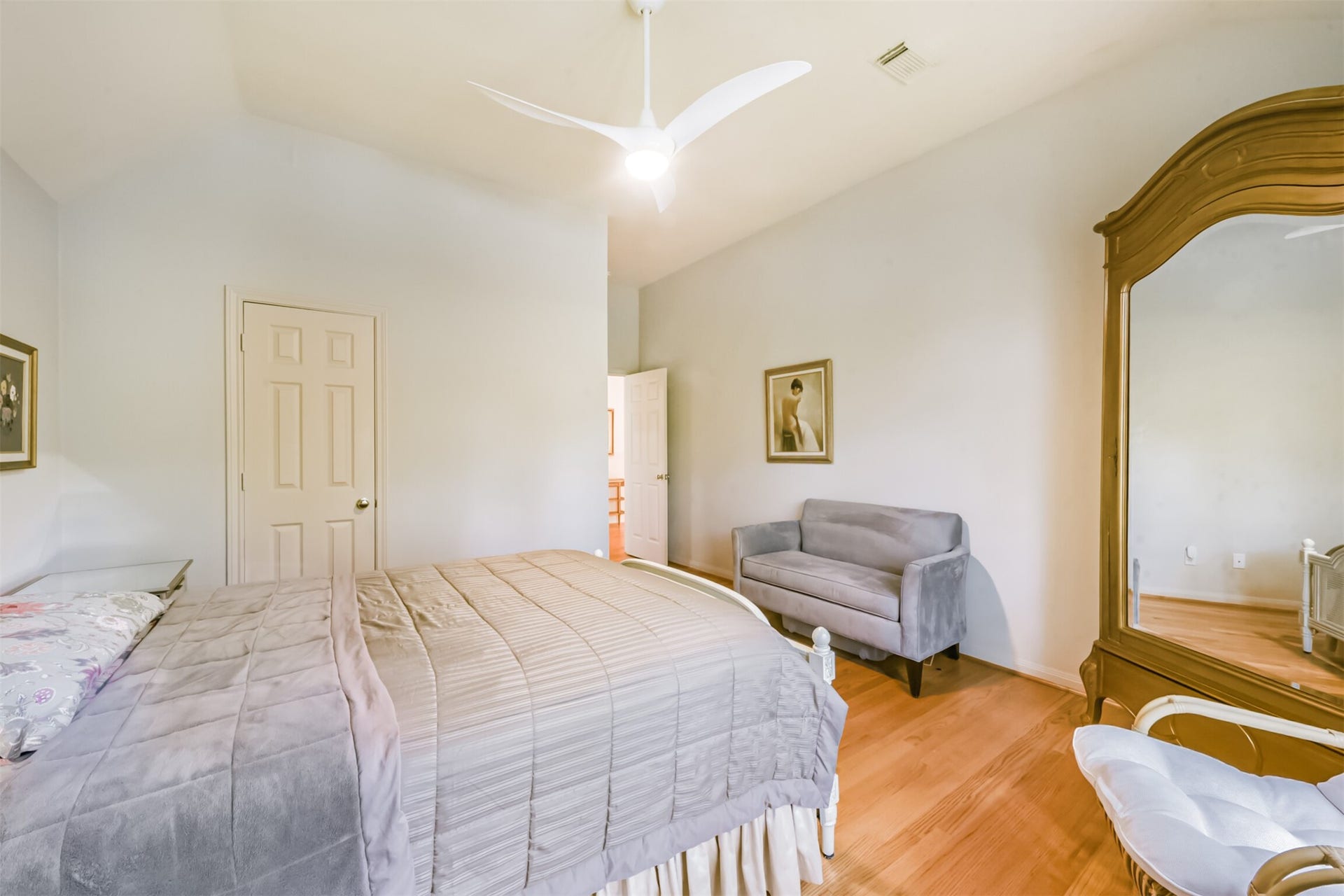 5346 Navarro Street, Houston, TX 77056 5346 Navarro Street, Houston, TX 77056
