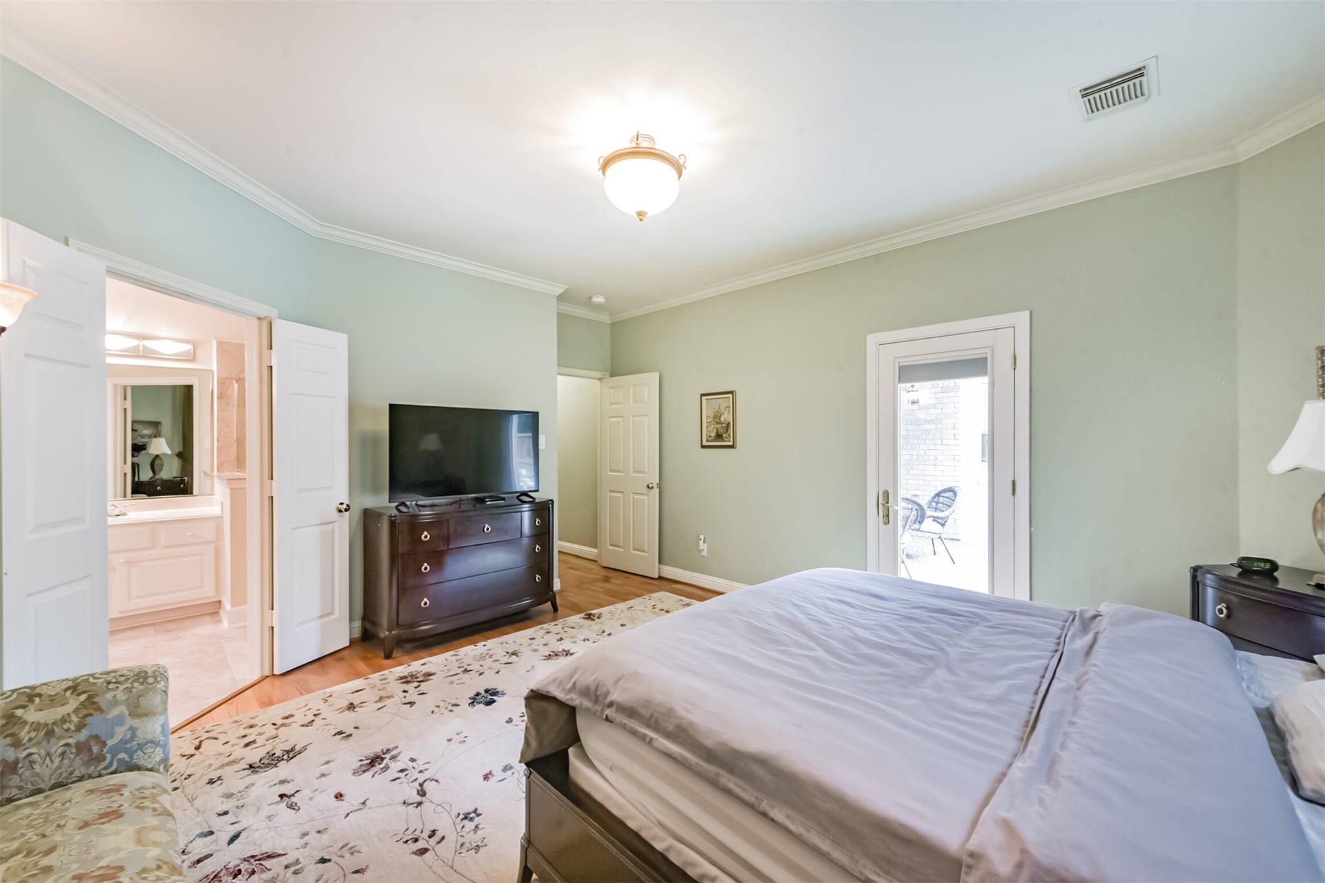 5346 Navarro Street, Houston, TX 77056 5346 Navarro Street, Houston, TX 77056