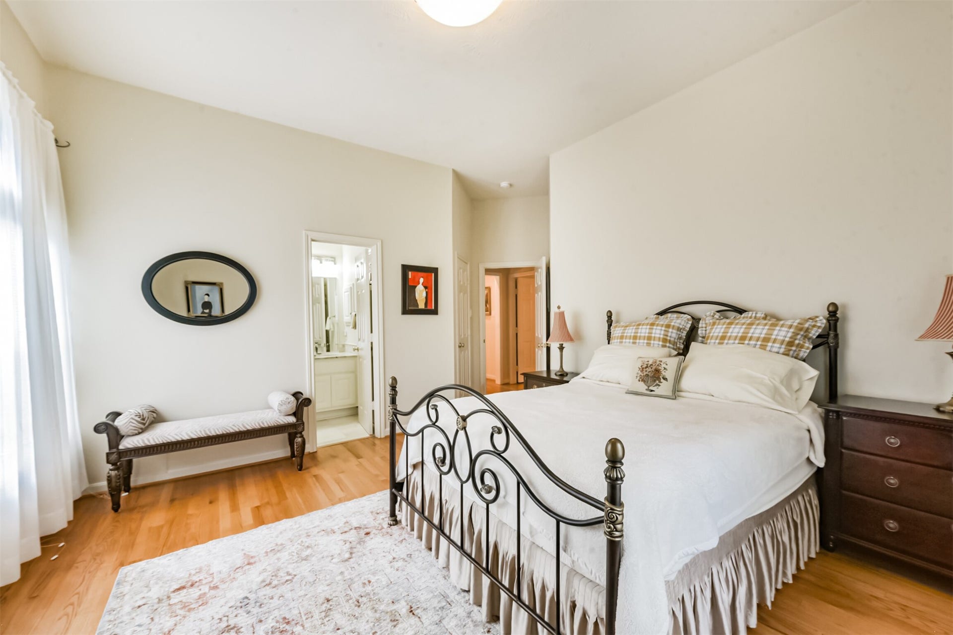 5346 Navarro Street, Houston, TX 77056 Bedroom 4 with ensuite bathroom.