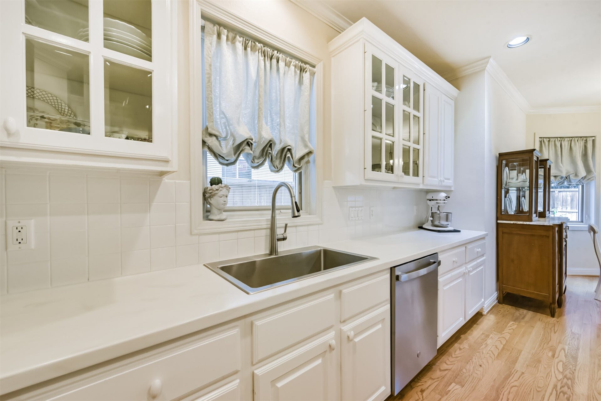 5346 Navarro Street, Houston, TX 77056 5346 Navarro Street, Houston, TX 77056