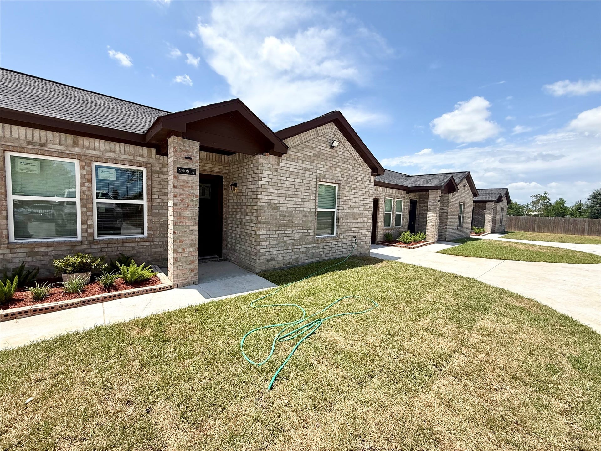 9508 Quaker Court, Rosharon, TX 77583 9508 Quaker Court, Rosharon, TX 77583