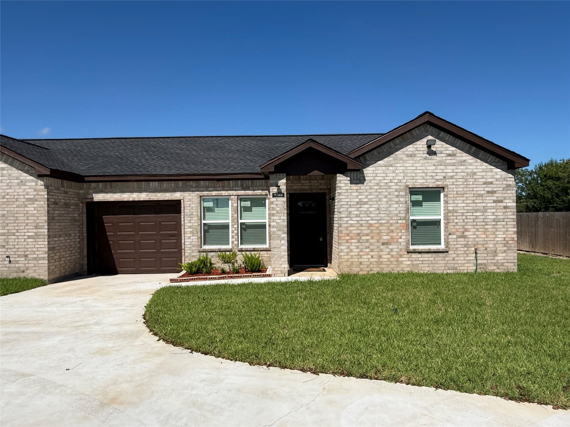 9508 Quaker Court, Rosharon, TX 77583 9508 Quaker Court, Rosharon, TX 77583