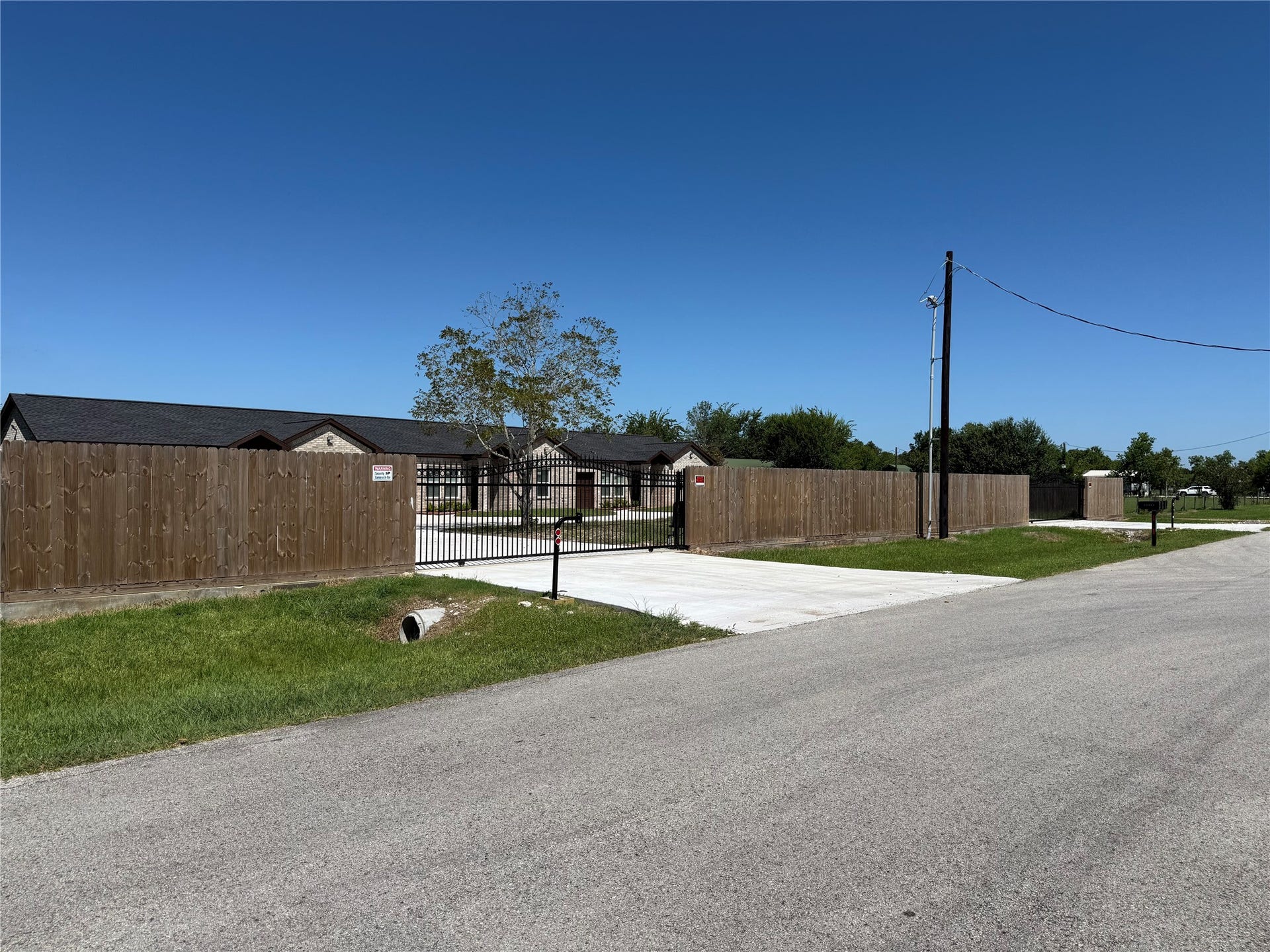 9508 Quaker Court, Rosharon, TX 77583 9508 Quaker Court, Rosharon, TX 77583