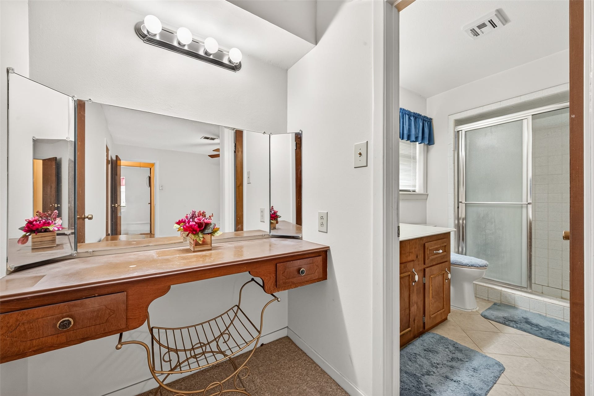 821 Bernard Avenue, Rosenberg, TX 77471 Primary Bath
