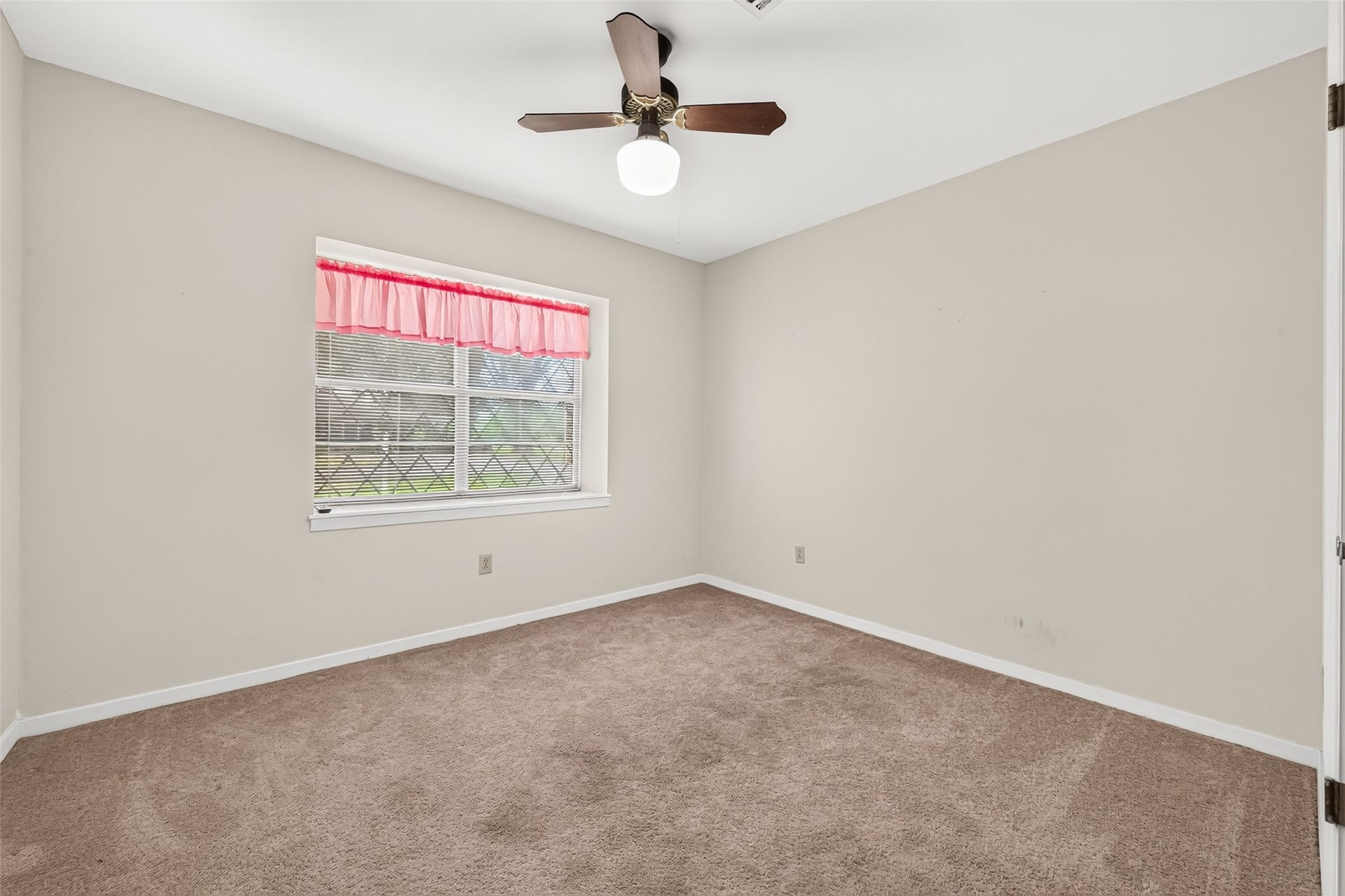 821 Bernard Avenue, Rosenberg, TX 77471 Bedroom 3
