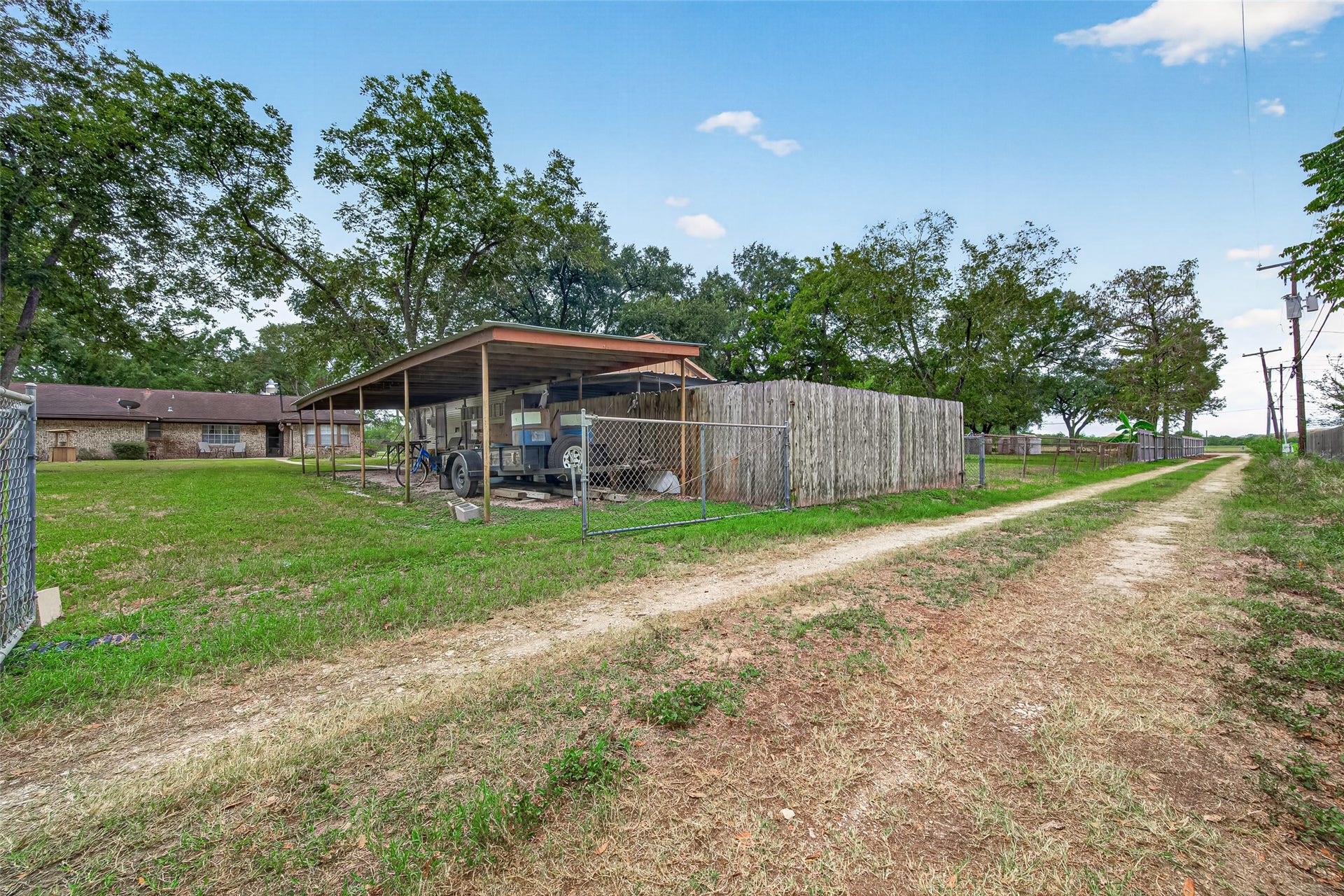 821 Bernard Avenue, Rosenberg, TX 77471 Alley access