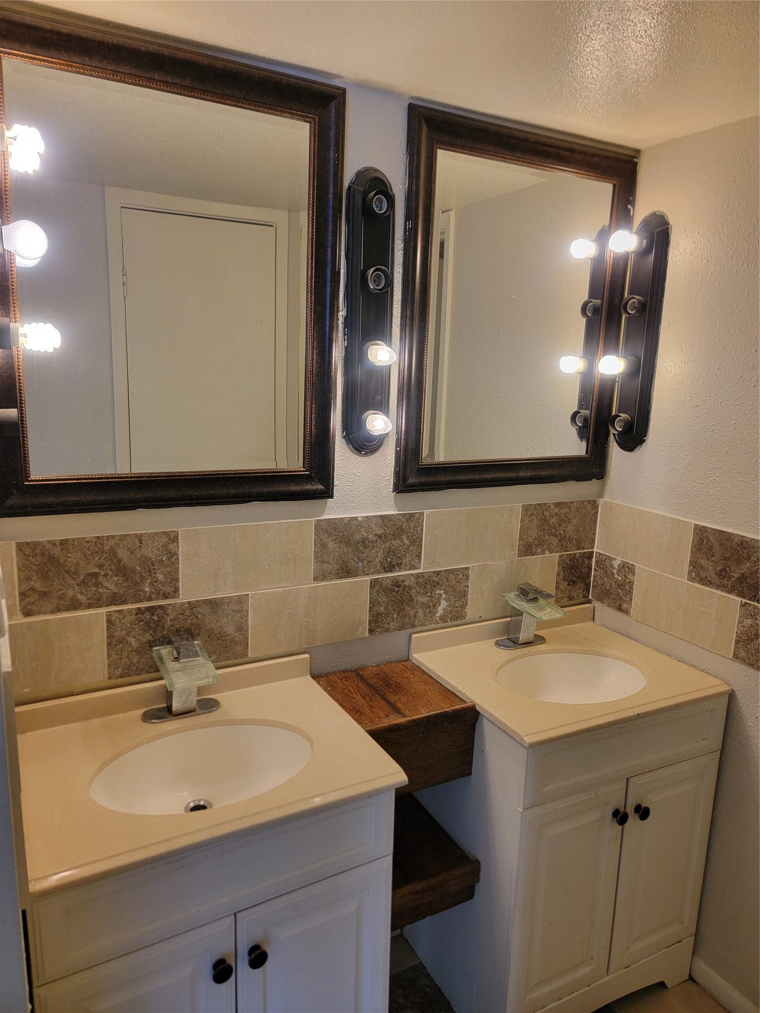 8901 S Braeswood Boulevard, #107, Houston, TX 77074 8901 S Braeswood Boulevard, #107, Houston, TX 77074