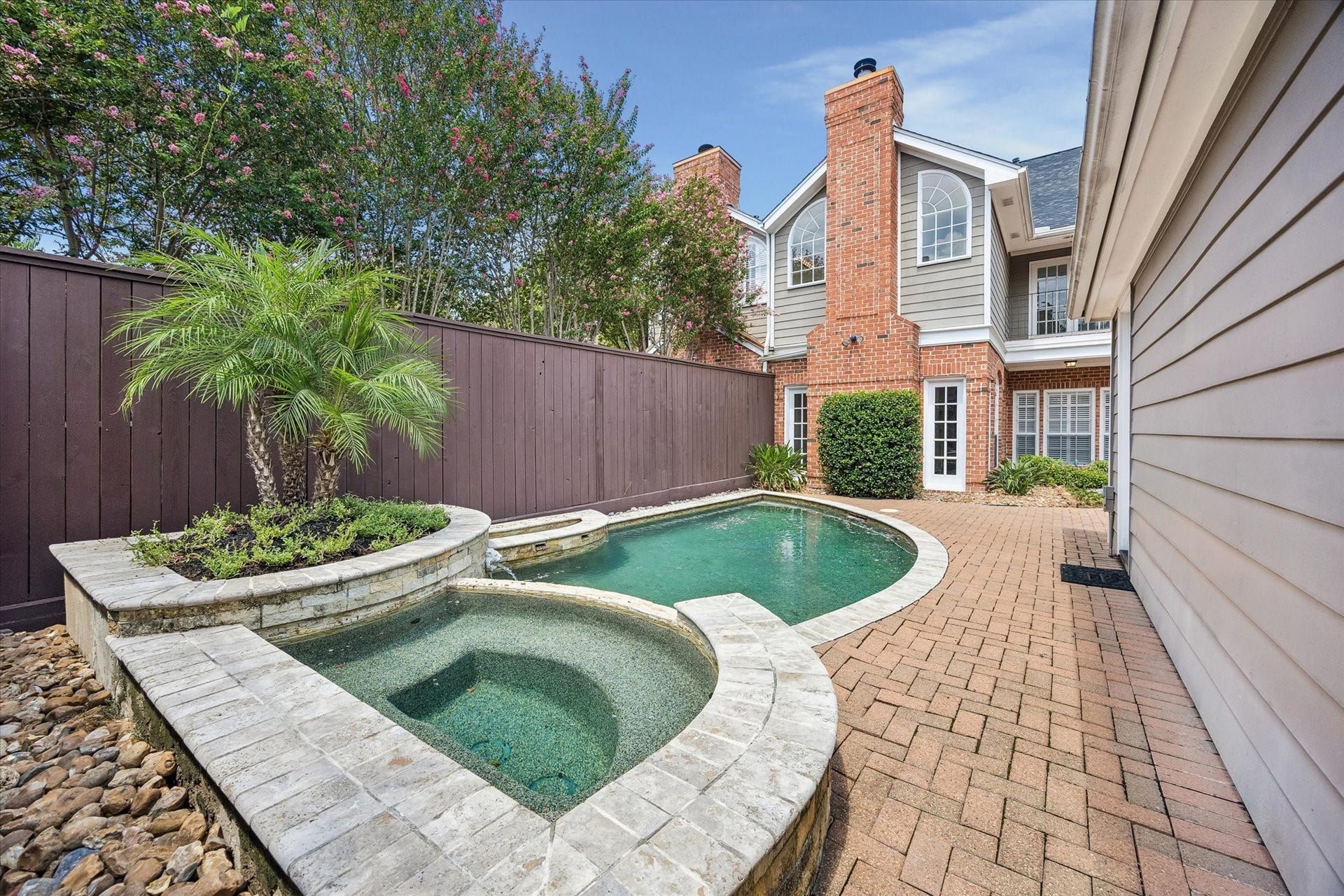 1613 Norfolk Street, Houston, TX 77006 Pool in backyard