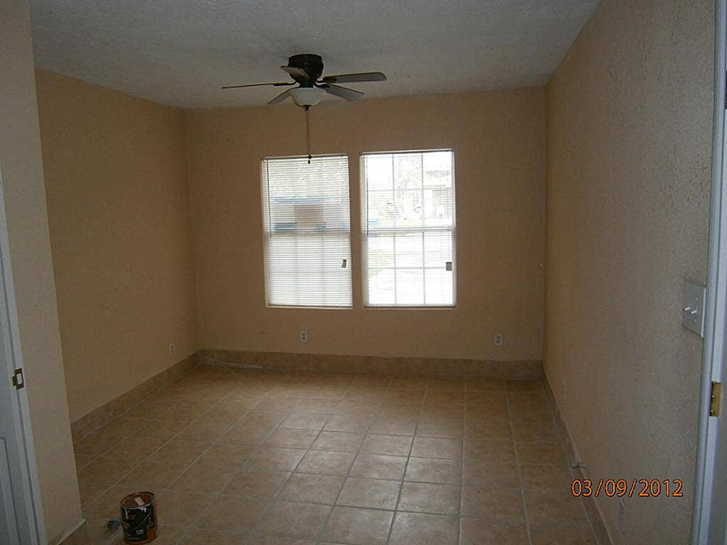 225 Nanlee Street, La Marque, TX 77568 Tiled Dining/Living combo