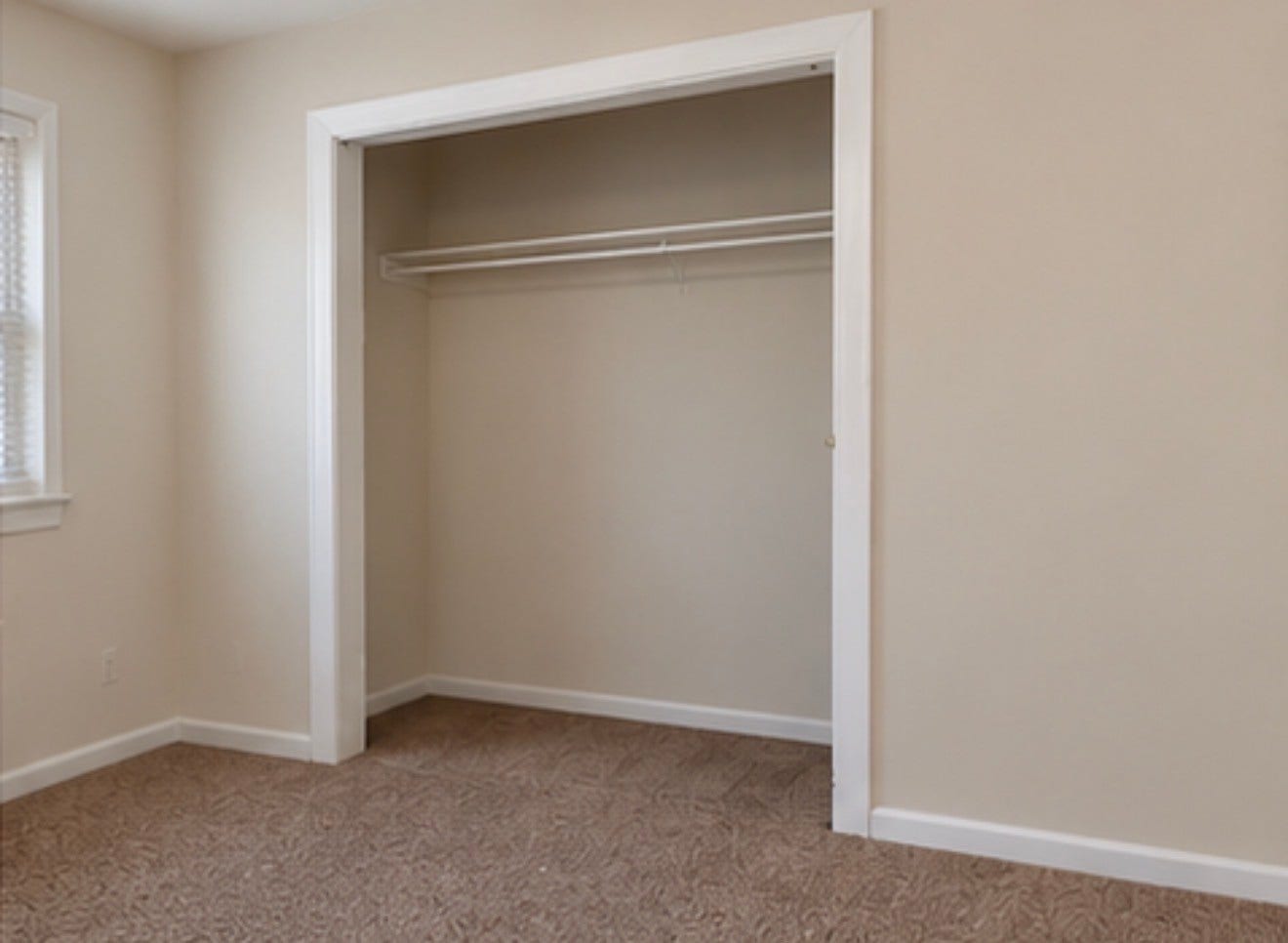 4504 Hemlock Drive, Baytown, TX 77521 4504 Hemlock Drive, Baytown, TX 77521