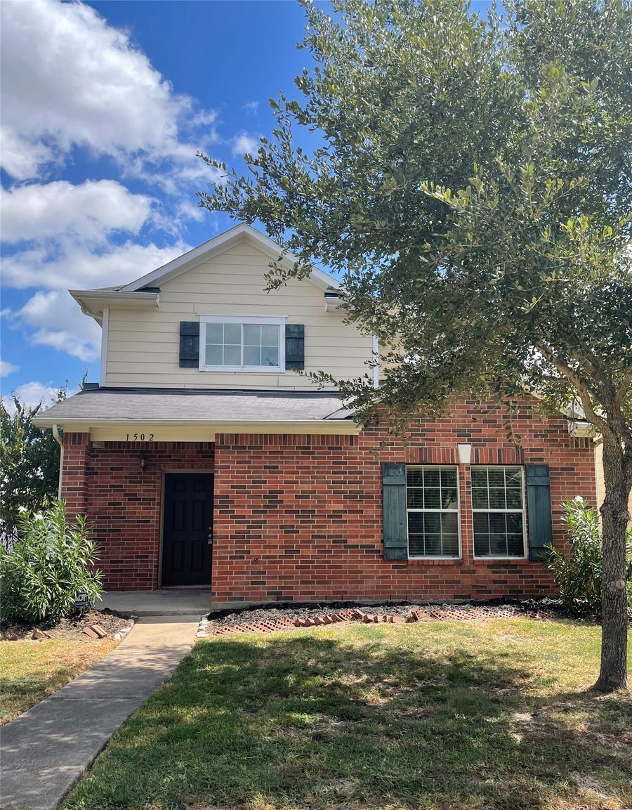 Property photo for 1502 Claremont Garden Circle, Houston, TX