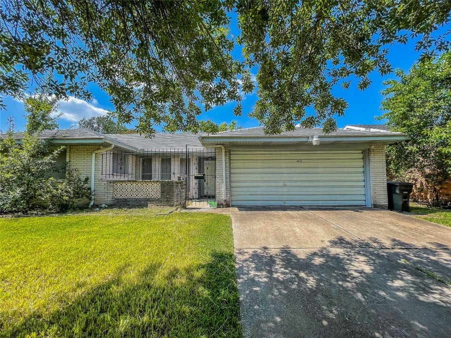 Property photo for 7010 Captain Drive, Houston, TX