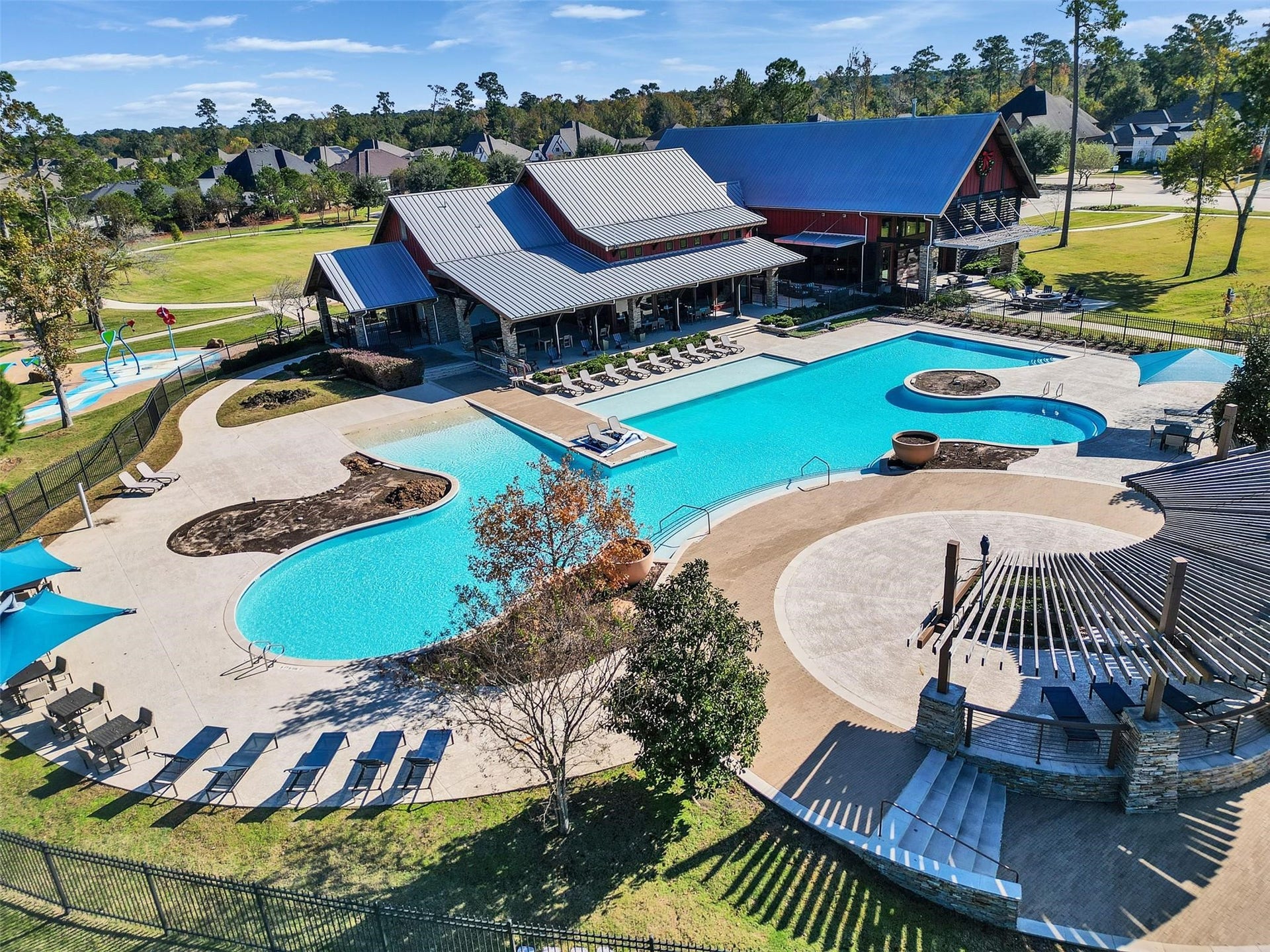 27106 Spanish Wind Court, Magnolia, TX 77354 Welcome to The Retreat at NorthGrove. 7.5 acres of FUN, a 24 hr fitness center, a resort style pool, indoor & outdoor entertaining.
