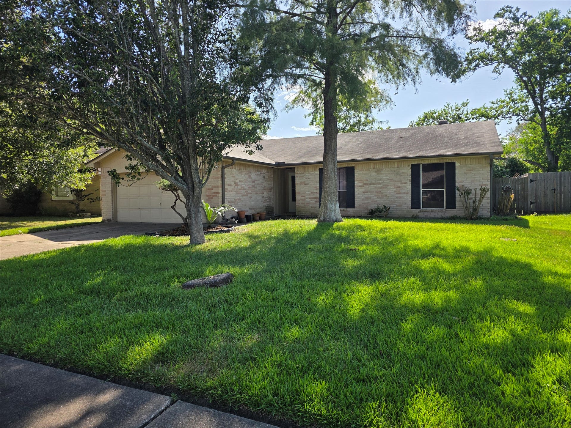 16722 Ribbonridge Drive, Sugar Land, TX 77498 16722 Ribbonridge Drive, Sugar Land, TX 77498