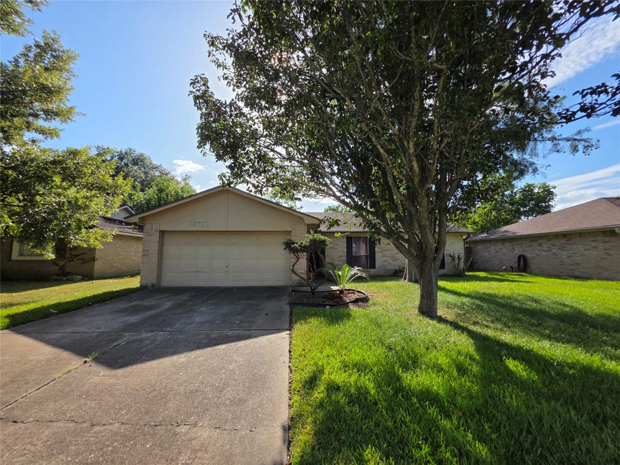 Property photo for 16722 Ribbonridge Drive, Sugar Land, TX