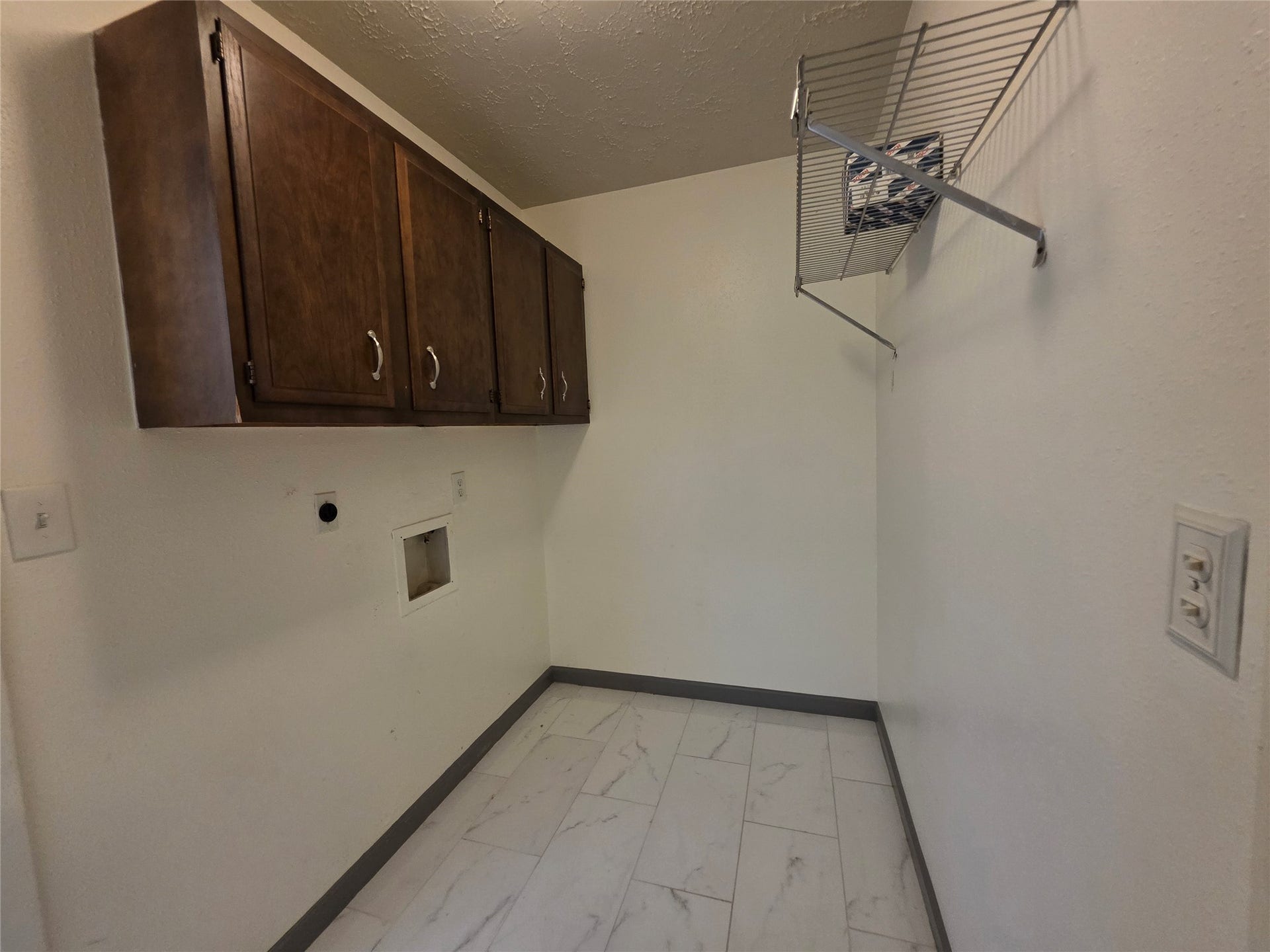 16722 Ribbonridge Drive, Sugar Land, TX 77498 Laundry in house