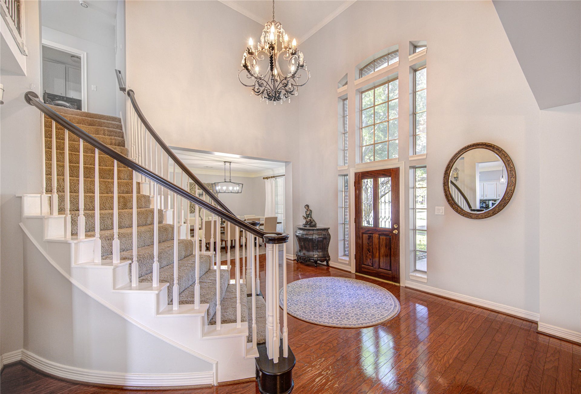 4914 Hillswick Drive, Sugar Land, TX 77479 High ceiling in the entryway.