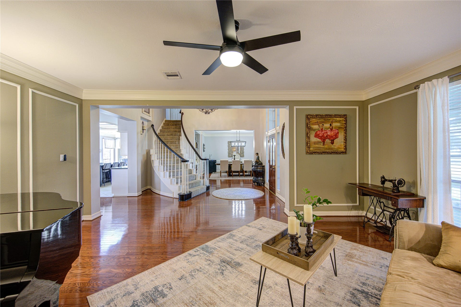 4914 Hillswick Drive, Sugar Land, TX 77479 Beautiful wood floors