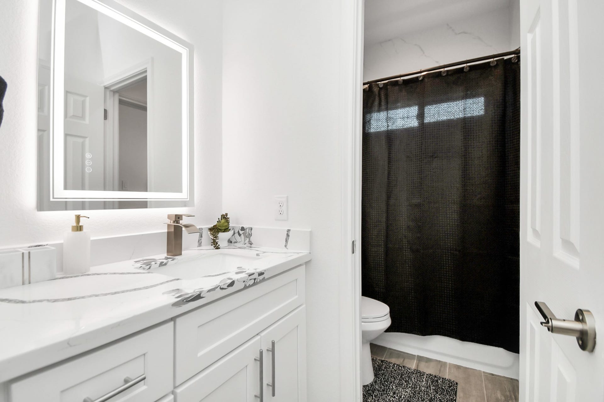 7812 Jester Street, Houston, TX 77051 7812 Jester Street, Houston, TX 77051