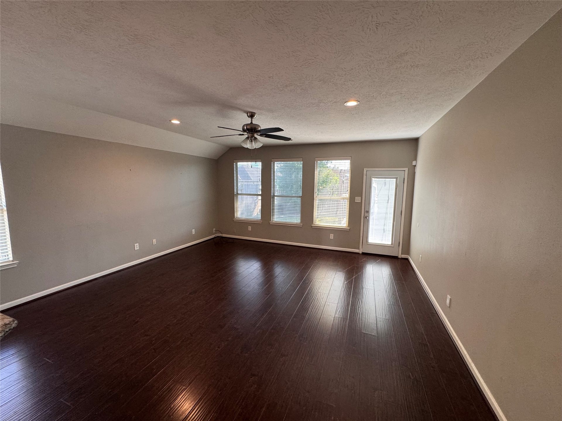 11502 Cecil Summers Way, Houston, TX 77089 living room open concept