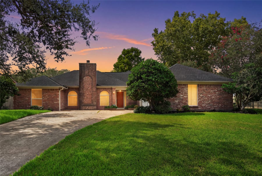 Property photo for 3302 Carmel Valley Drive, Missouri City, TX