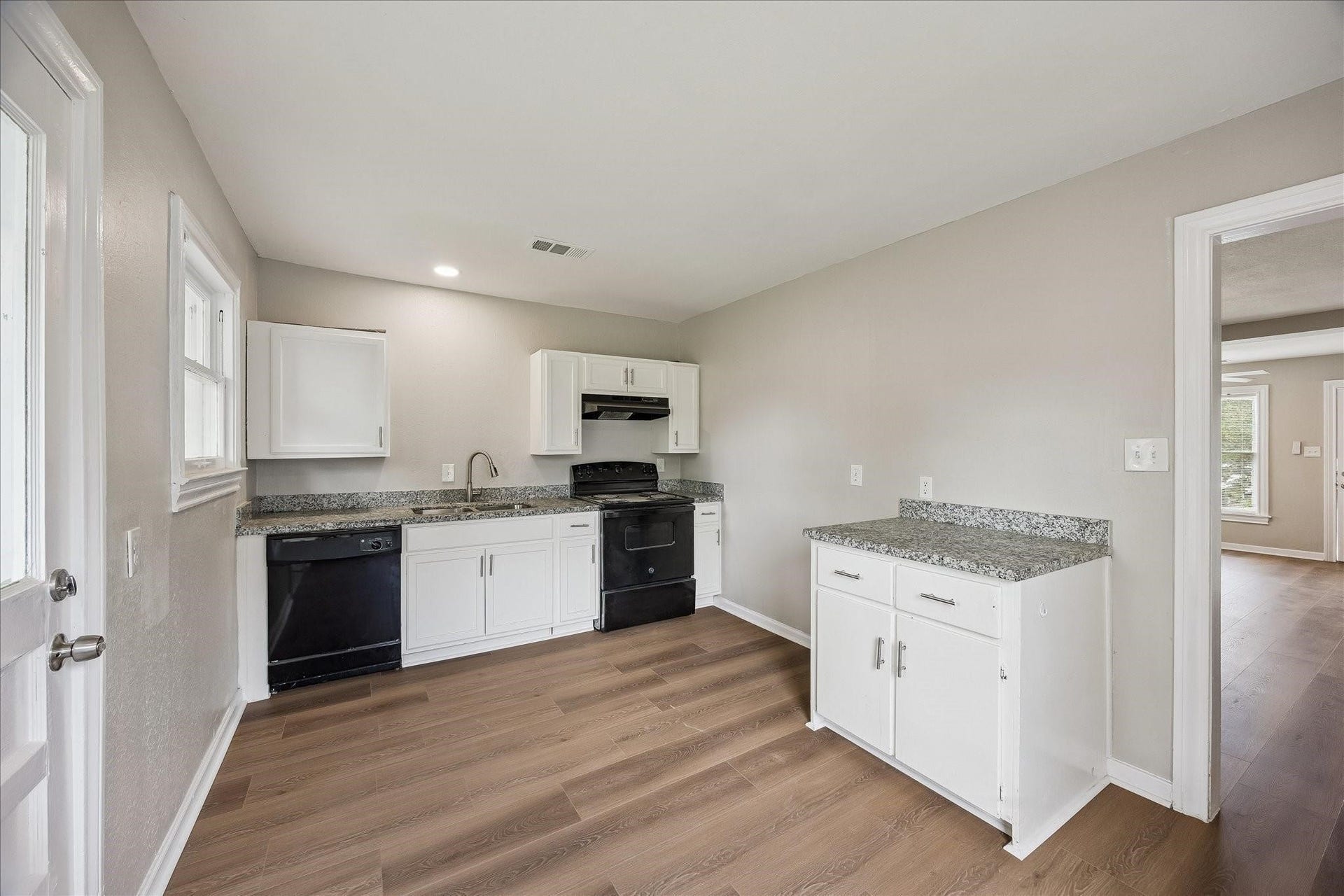 613 Winding Way Street, Lake Jackson, TX 77566 613 Winding Way Street, Lake Jackson, TX 77566