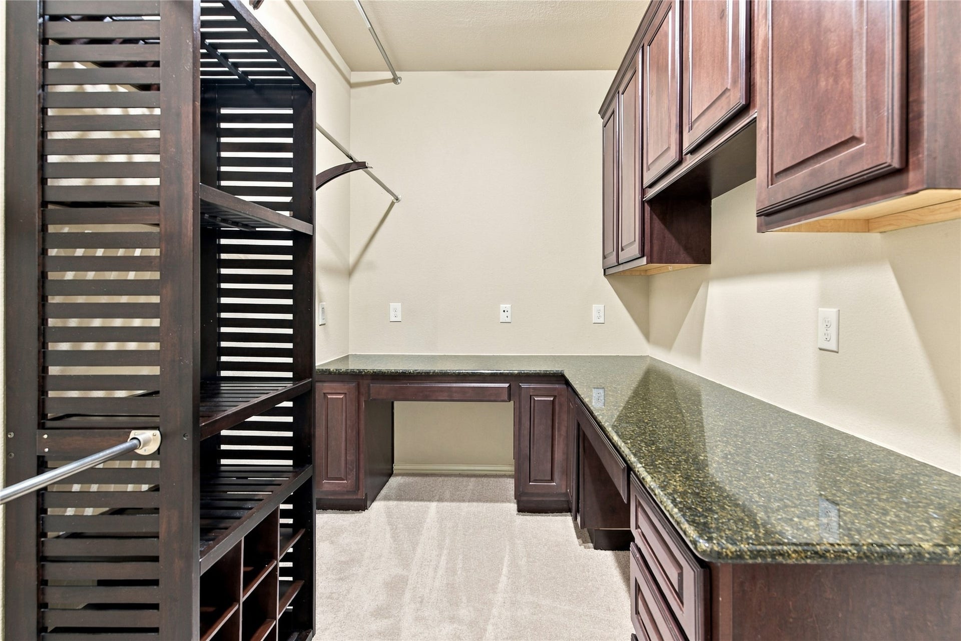 7343 Meadowcroft Boulevard, Sugar Land, TX 77479 Spacious walk-in dream closet for this secondary bedroom that has an abundant amount of storage and cabinet space.