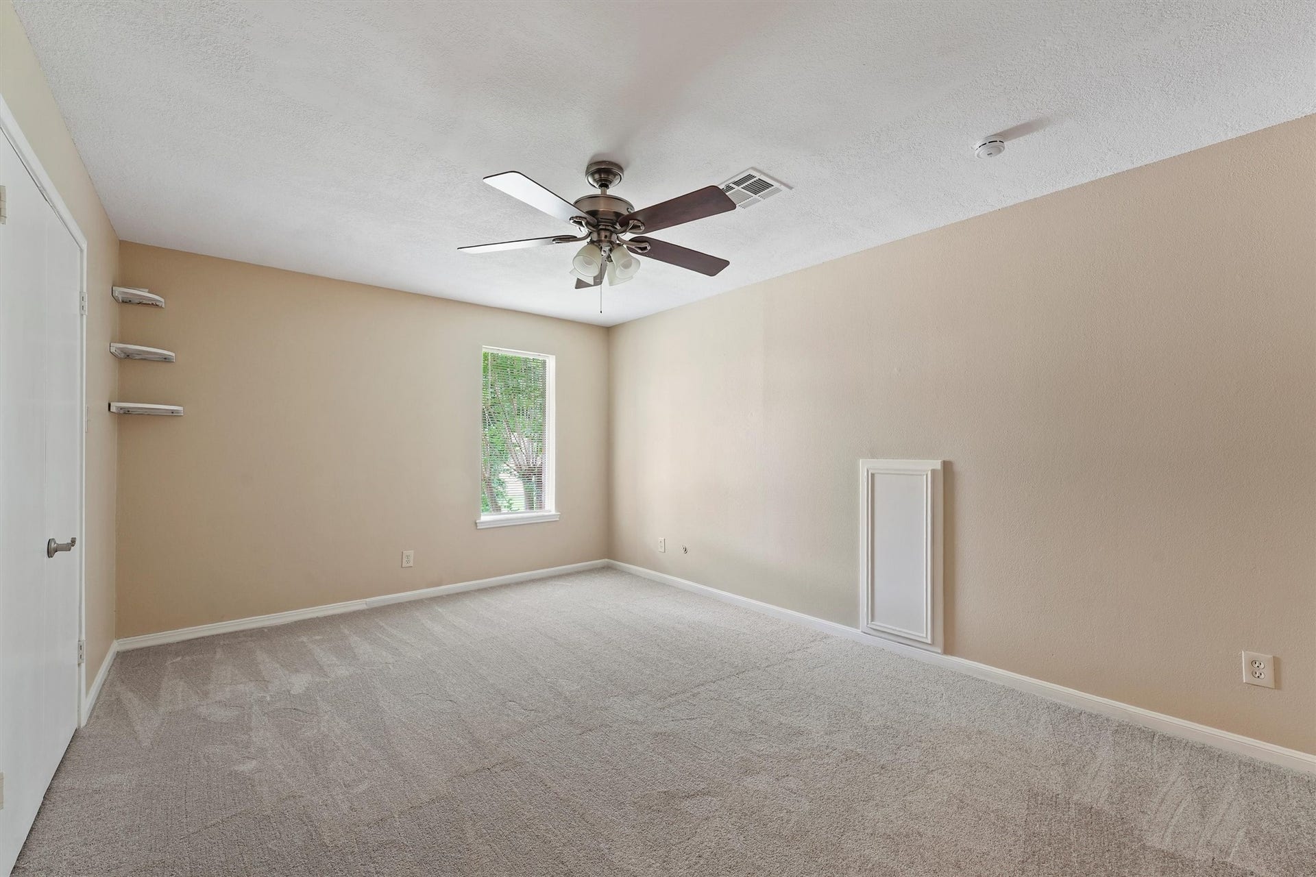 11806 Gardenglen Drive, Houston, TX 77070 11806 Gardenglen Drive, Houston, TX 77070